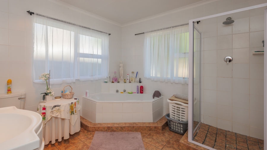 3 Bedroom Property for Sale in Struisbaai Western Cape